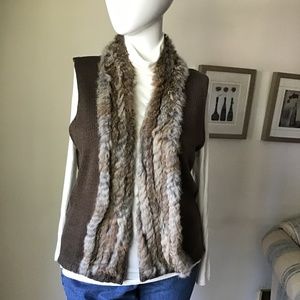 NWOT knitted vest with fur accents